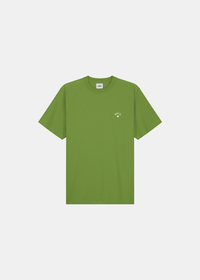 T-shirt vert olive Arte-Antwerp avec broderie logo ARTE et petit cœur blanc sur la poitrine.