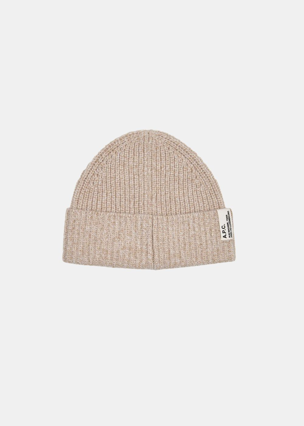 Packshot de face du bonnet en laine et cachemire côtelé beige chiné A.P.C. avec revers.