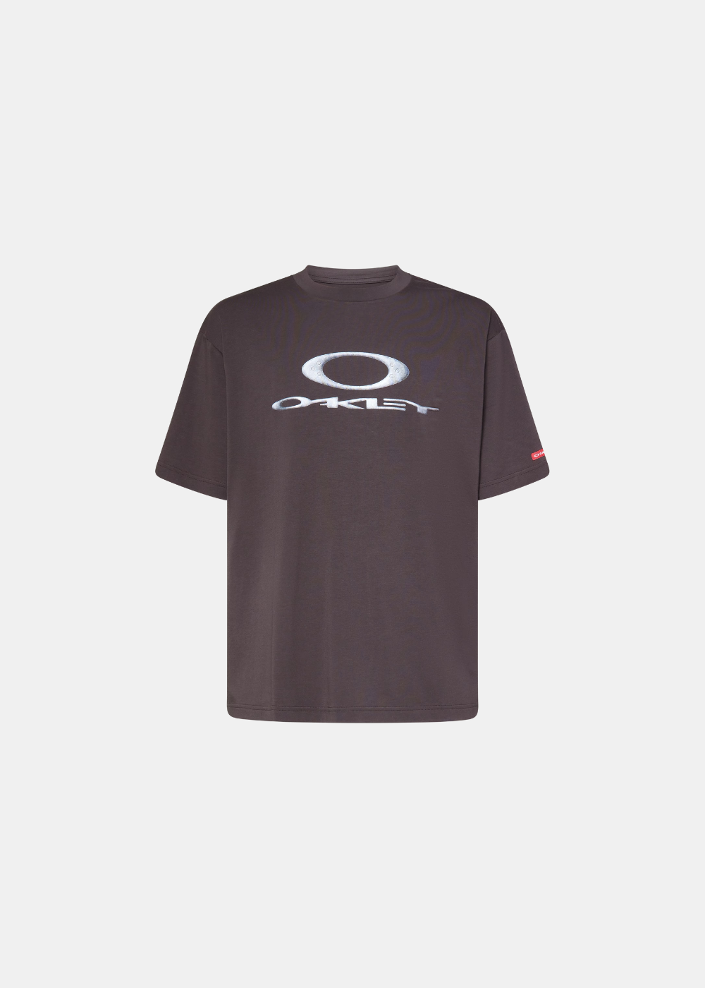T-shirt gris foncé Oakley à manches courtes avec grand logo rétro blanc sur la poitrine, vue de face.